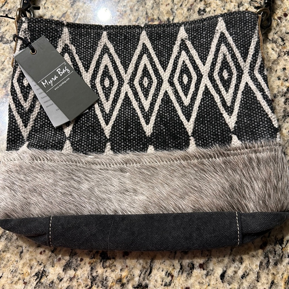 MYRA Shoulder Bag 👜